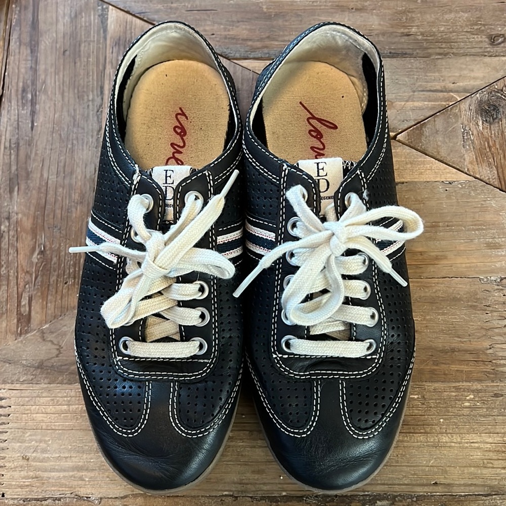 Ellen Degenerous Escondido sneakers. 7